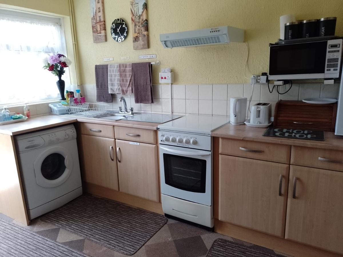 Super Single Room Кардифф Экстерьер фото