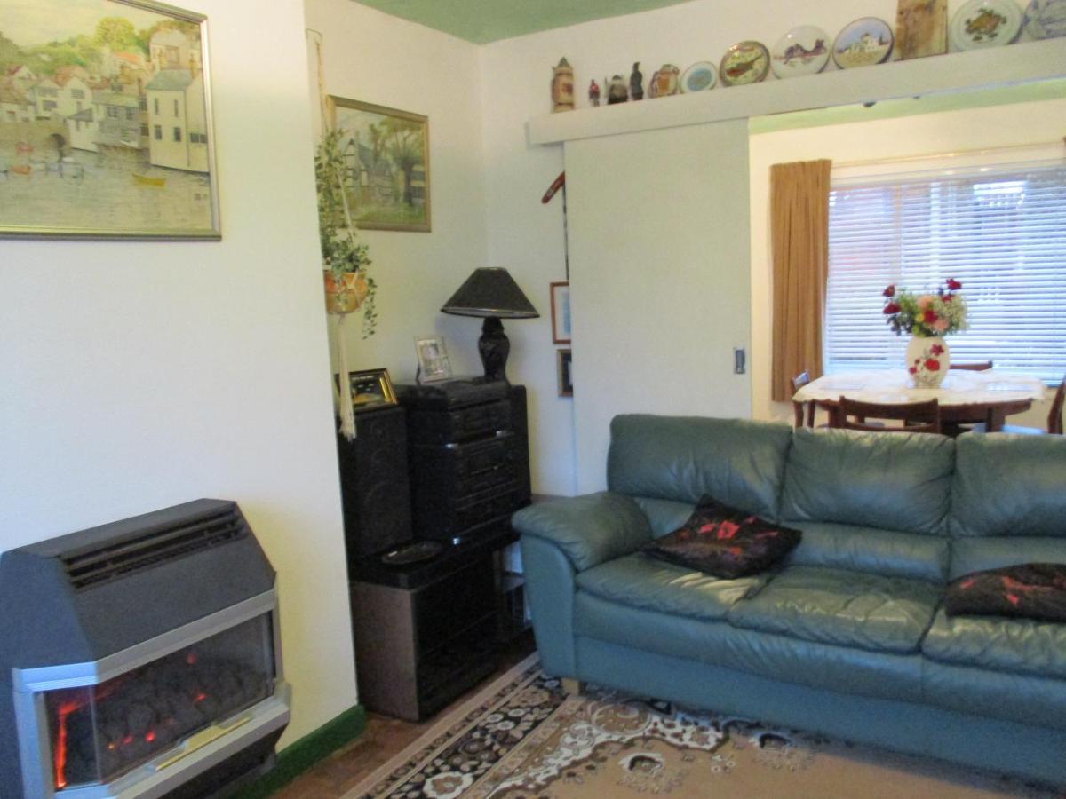 Super Single Room Кардифф Экстерьер фото