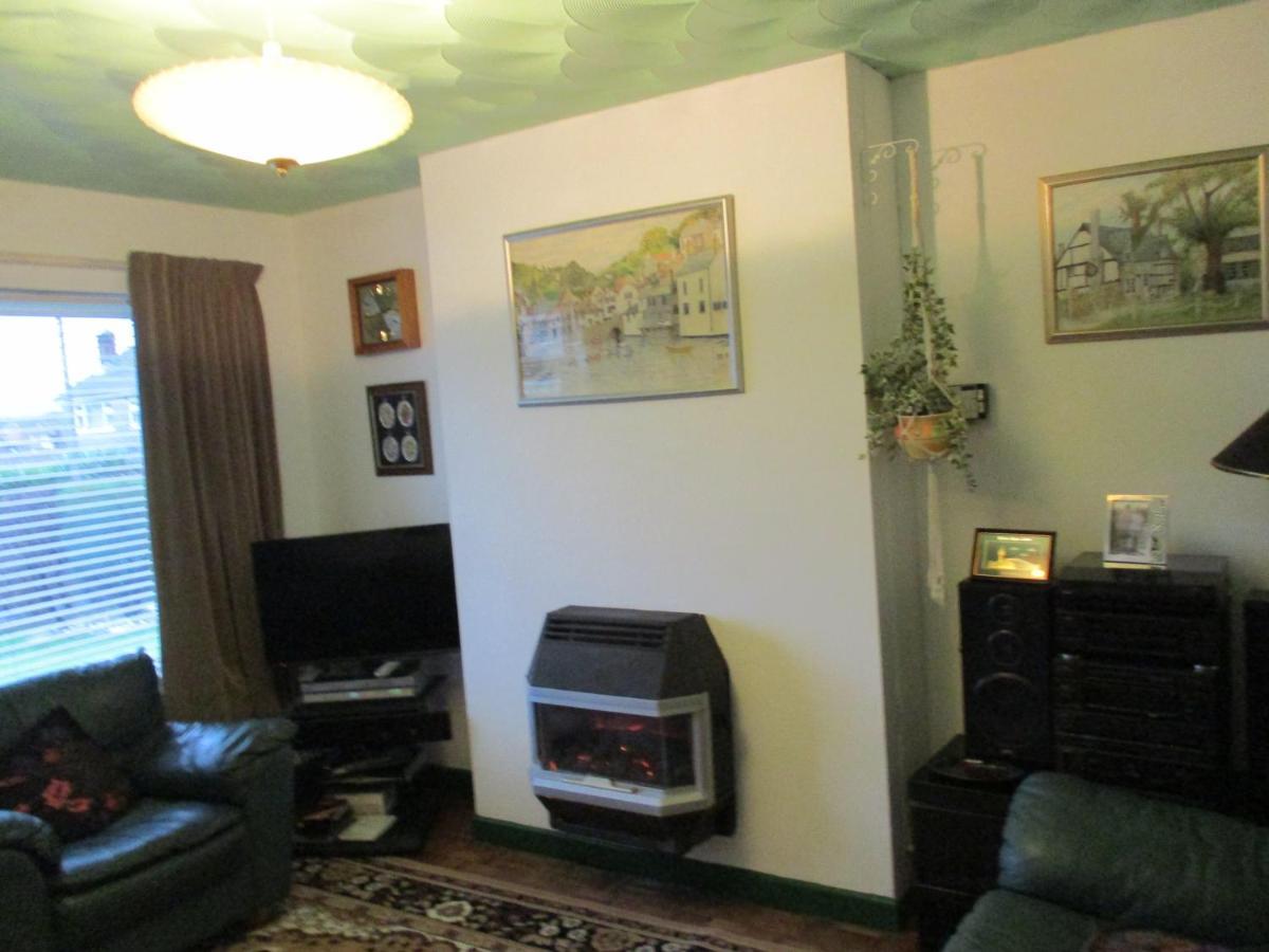 Super Single Room Кардифф Экстерьер фото